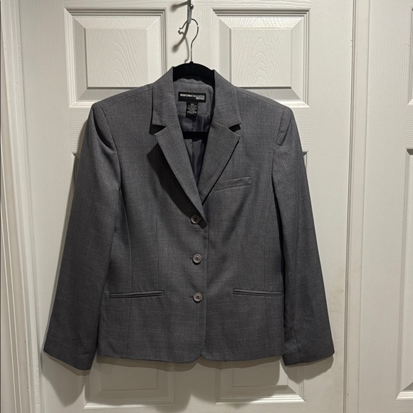 Norton McNaughton Jackets & Blazers - Norton McNaughton 12P Grey Women’s Blazer